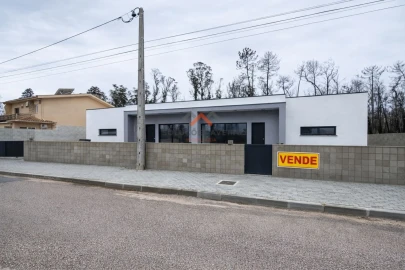 Moradia T3 para Venda em Esgueira