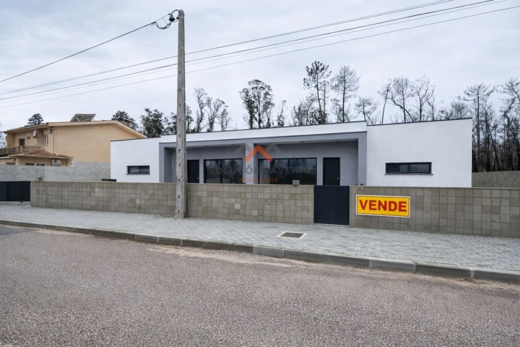 Moradia T3 para Venda em Esgueira Foto 9