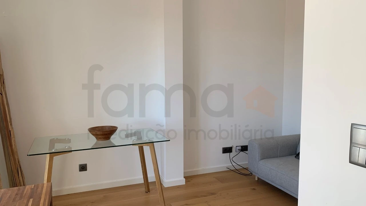 Apartamento T2 para Arrendamento em Santa Maria Maior Foto 17