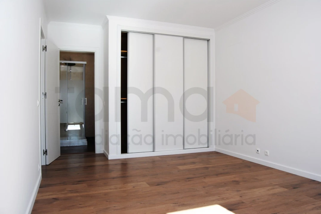 Moradia T4 para Venda em Ericeira Foto 39