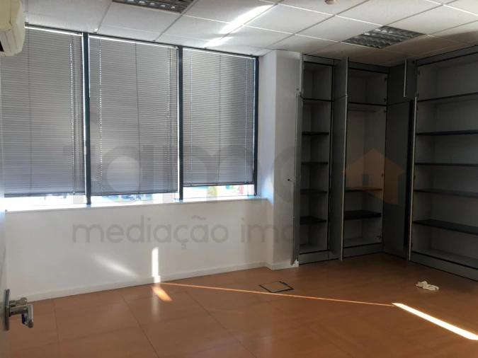 Escritório para Arrendamento em Carnaxide e Queijas Foto 22