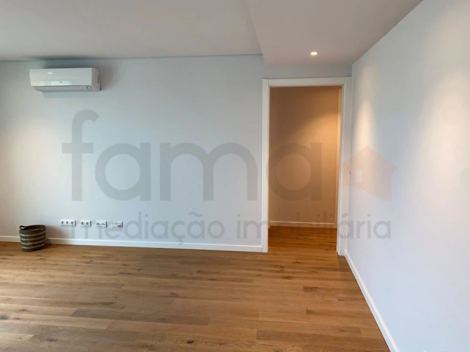 Apartamento T1 para Arrendamento em Carnide Foto 3