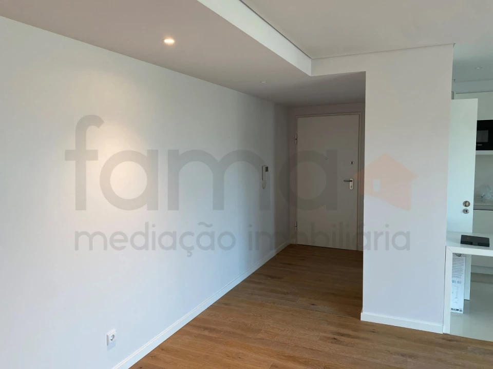 Apartamento T1 para Arrendamento em Carnide Foto 4