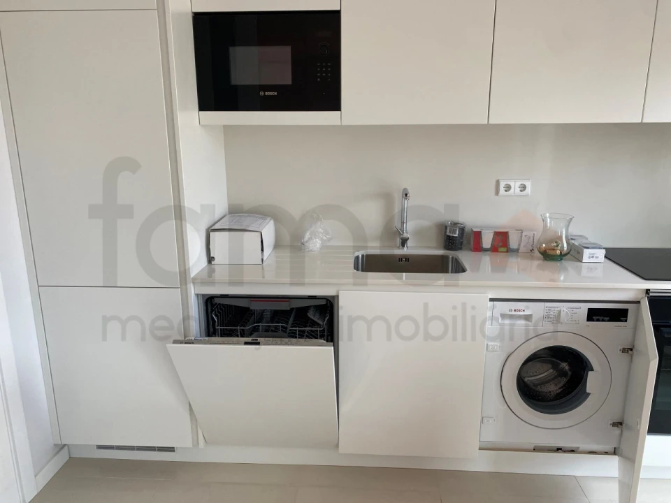 Apartamento T1 para Arrendamento em Carnide Foto 6