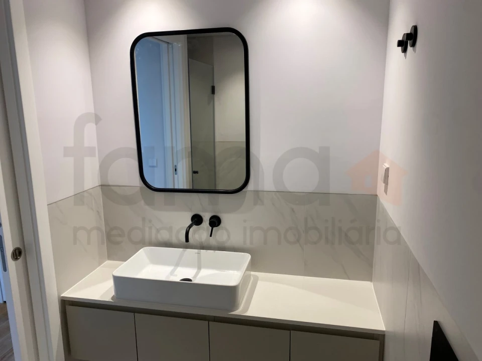 Apartamento T1 para Arrendamento em Carnide Foto 11