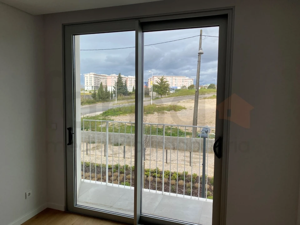 Apartamento T1 para Arrendamento em Carnide Foto 12