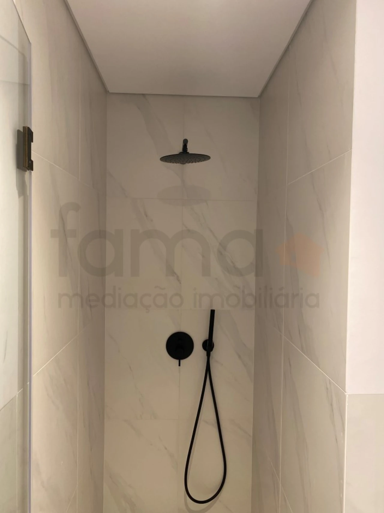 Apartamento T1 para Arrendamento em Carnide Foto 13