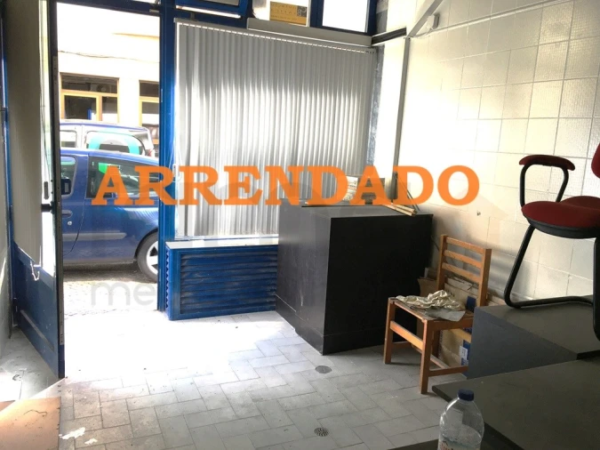 Loja para Arrendamento em Benfica