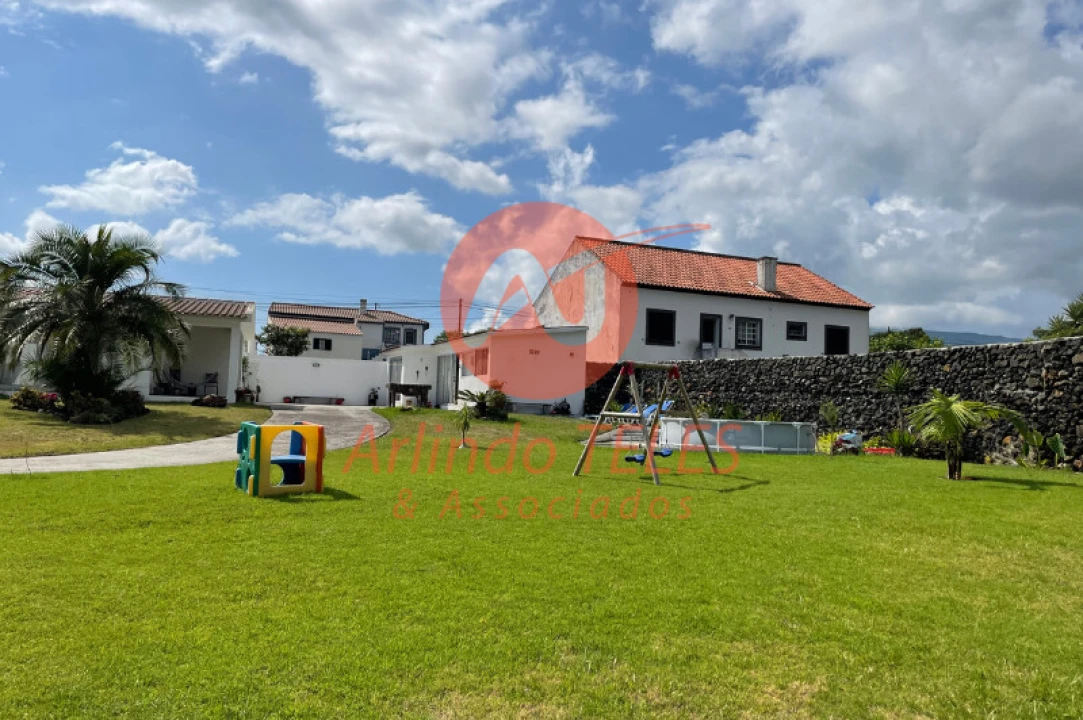 Moradia T8 para Venda em São Mateus da Calheta Foto 17