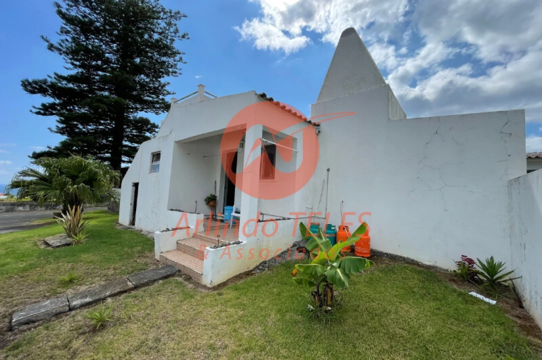 Moradia T8 para Venda em São Mateus da Calheta Foto 12