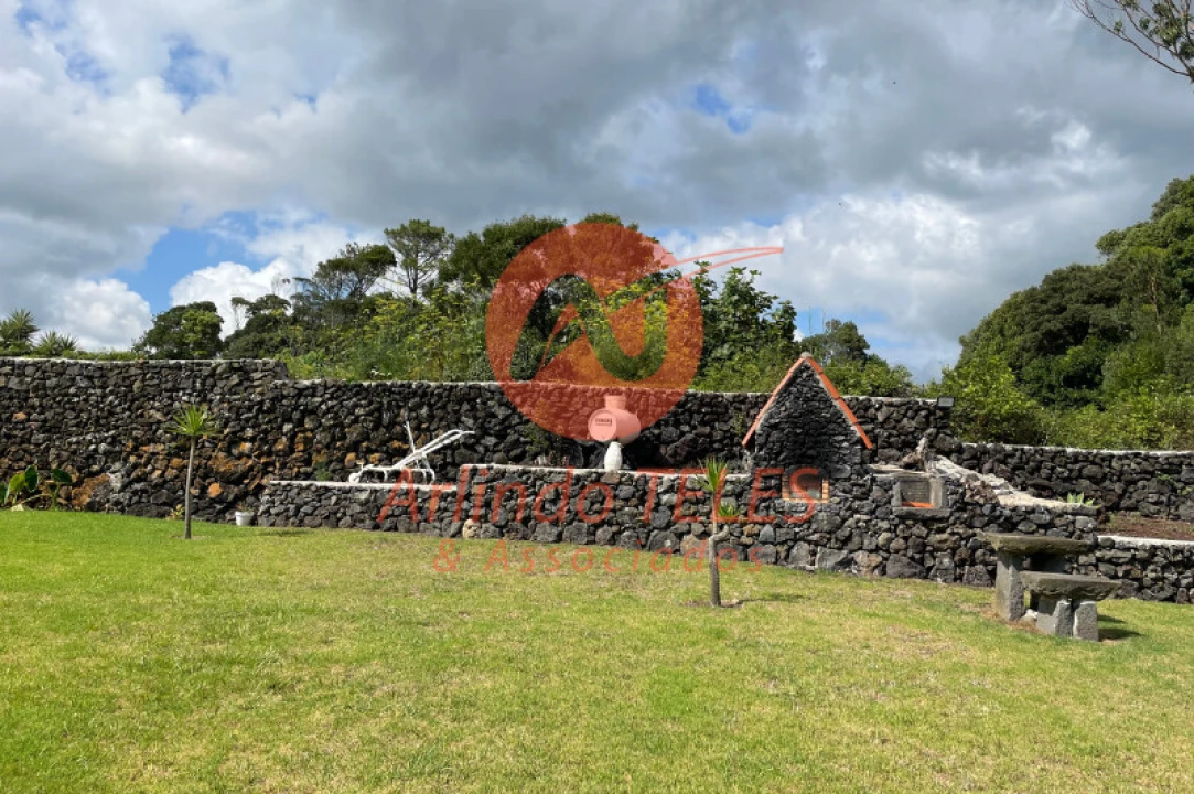 Moradia T8 para Venda em São Mateus da Calheta Foto 19