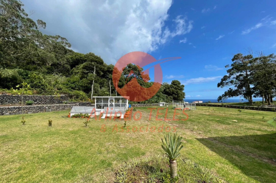 Moradia T8 para Venda em São Mateus da Calheta Foto 20