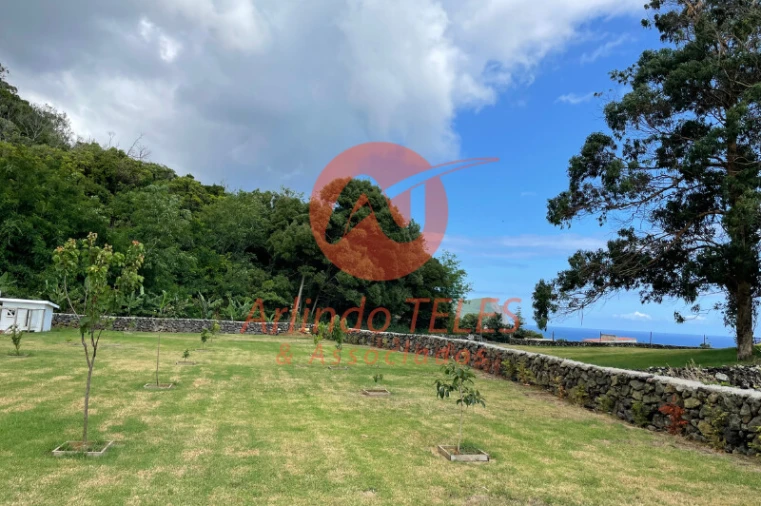 Moradia T8 para Venda em São Mateus da Calheta Foto 23