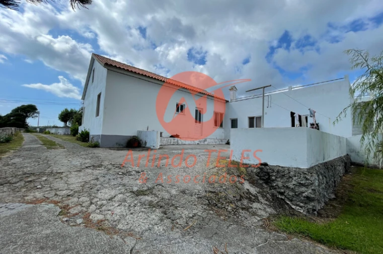 Moradia T8 para Venda em São Mateus da Calheta Foto 13