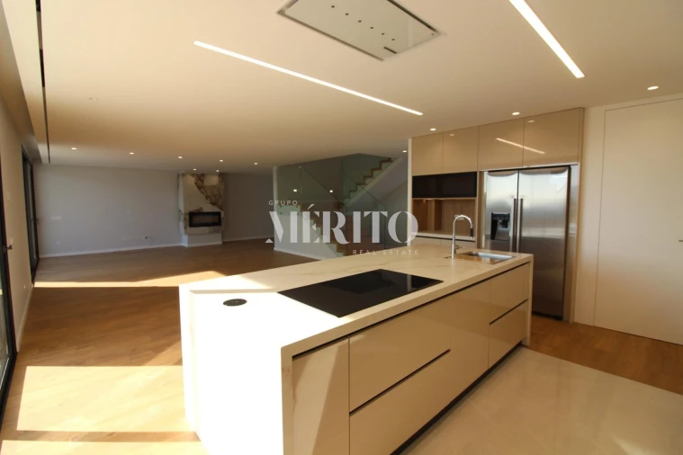 Moradia T3 para Venda em Abade de Neiva Foto 8