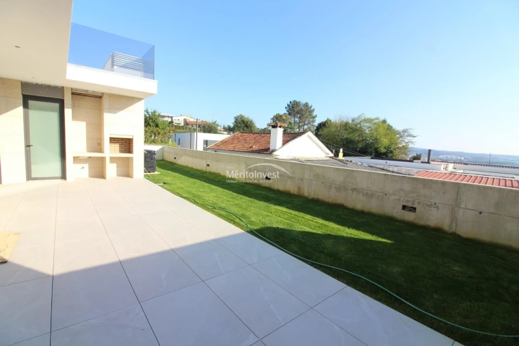 Moradia T3 para Venda em Abade de Neiva Foto 27