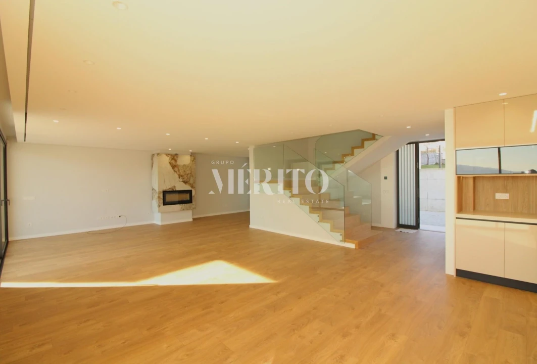 Moradia T3 para Venda em Abade de Neiva Foto 1