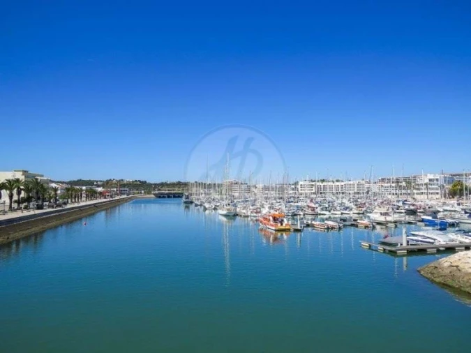 Garagem para Venda em Lagos (São Sebastião e Santa Maria) Foto 2