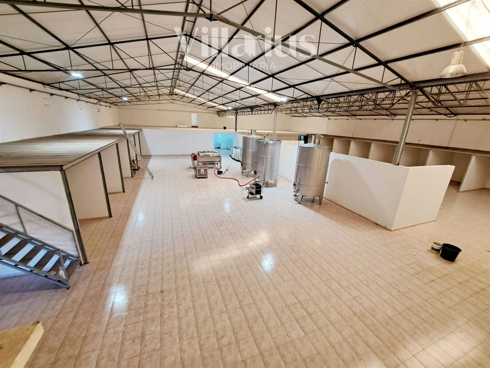 Armazém para Venda em Areias e Pias Foto 26