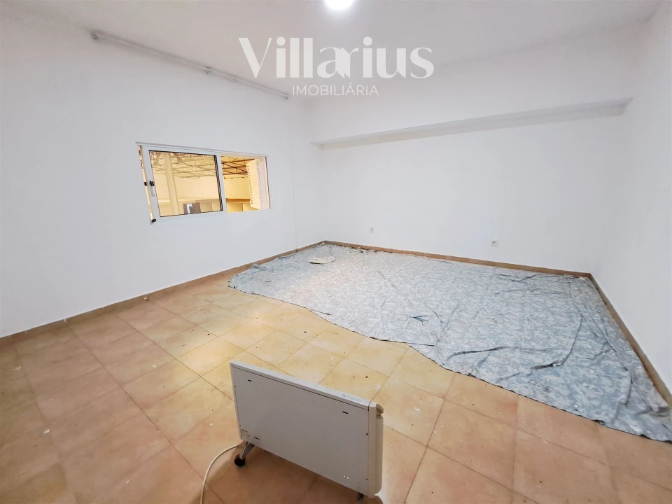 Armazém para Venda em Areias e Pias Foto 24