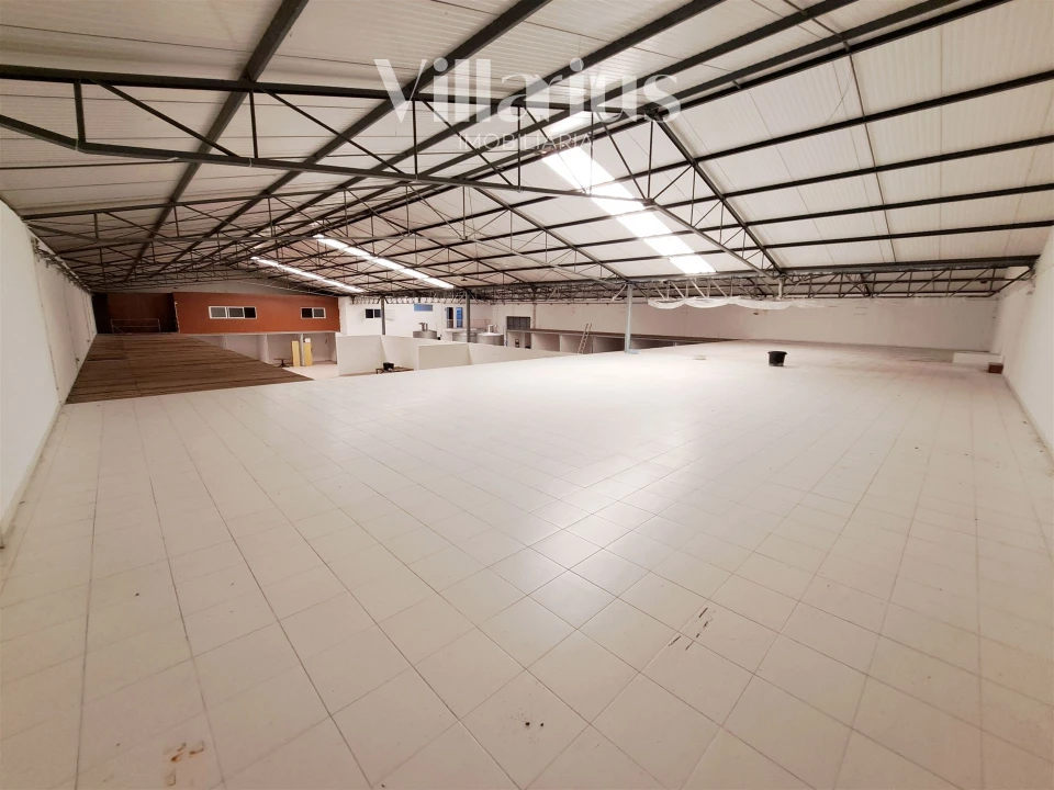 Armazém para Venda em Areias e Pias Foto 15