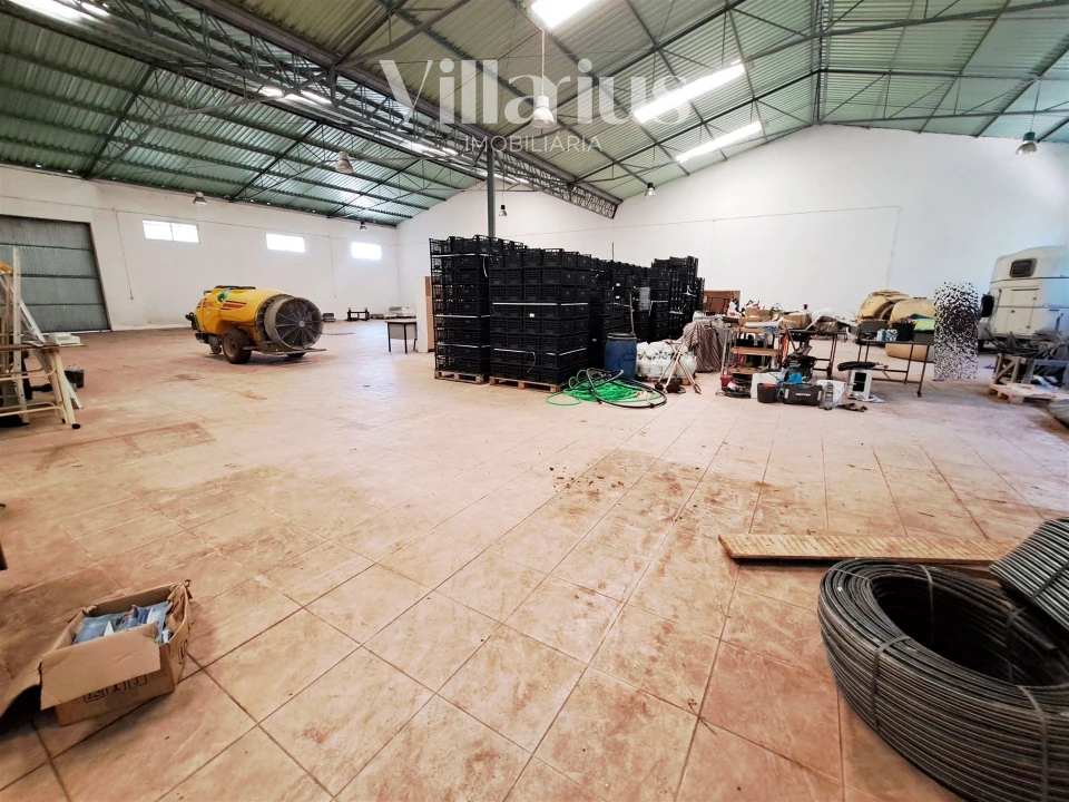 Armazém para Venda em Areias e Pias Foto 33