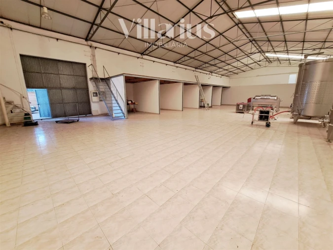 Armazém para Venda em Areias e Pias Foto 9