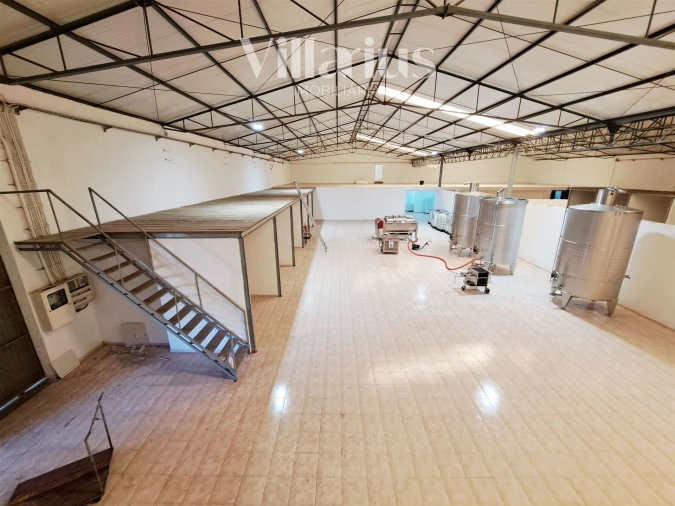 Armazém para Venda em Areias e Pias Foto 27