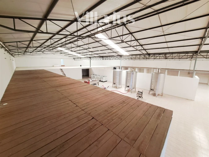 Armazém para Venda em Areias e Pias Foto 18