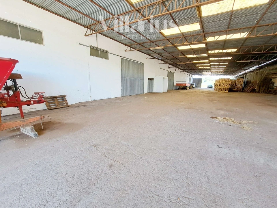 Armazém para Venda em Areias e Pias Foto 40