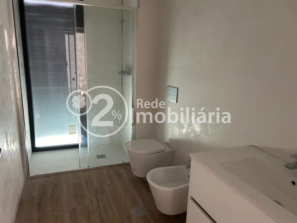 Moradia T4 para Venda em Eixo e Eirol Foto 16