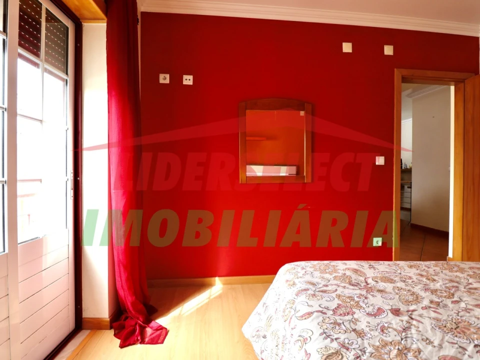 Apartamento T2 para Venda em Reguengo Grande Foto 5