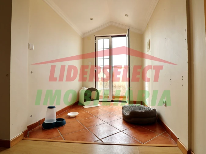 Apartamento T2 para Venda em Reguengo Grande Foto 8