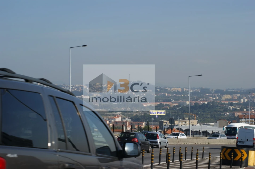 Terreno para Venda em Campanhã Foto 2