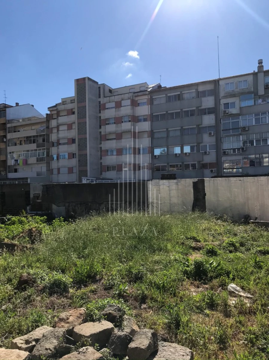 Moradia T5 para Venda em Paranhos Foto 28