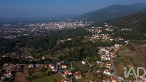 Moradia T3 para Venda em Lousã e Vilarinho