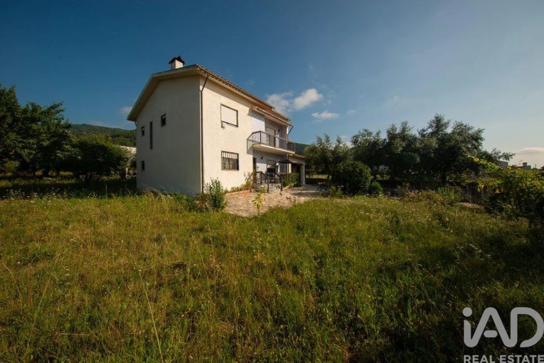 Moradia T3 para Venda em Lousã e Vilarinho Foto 1