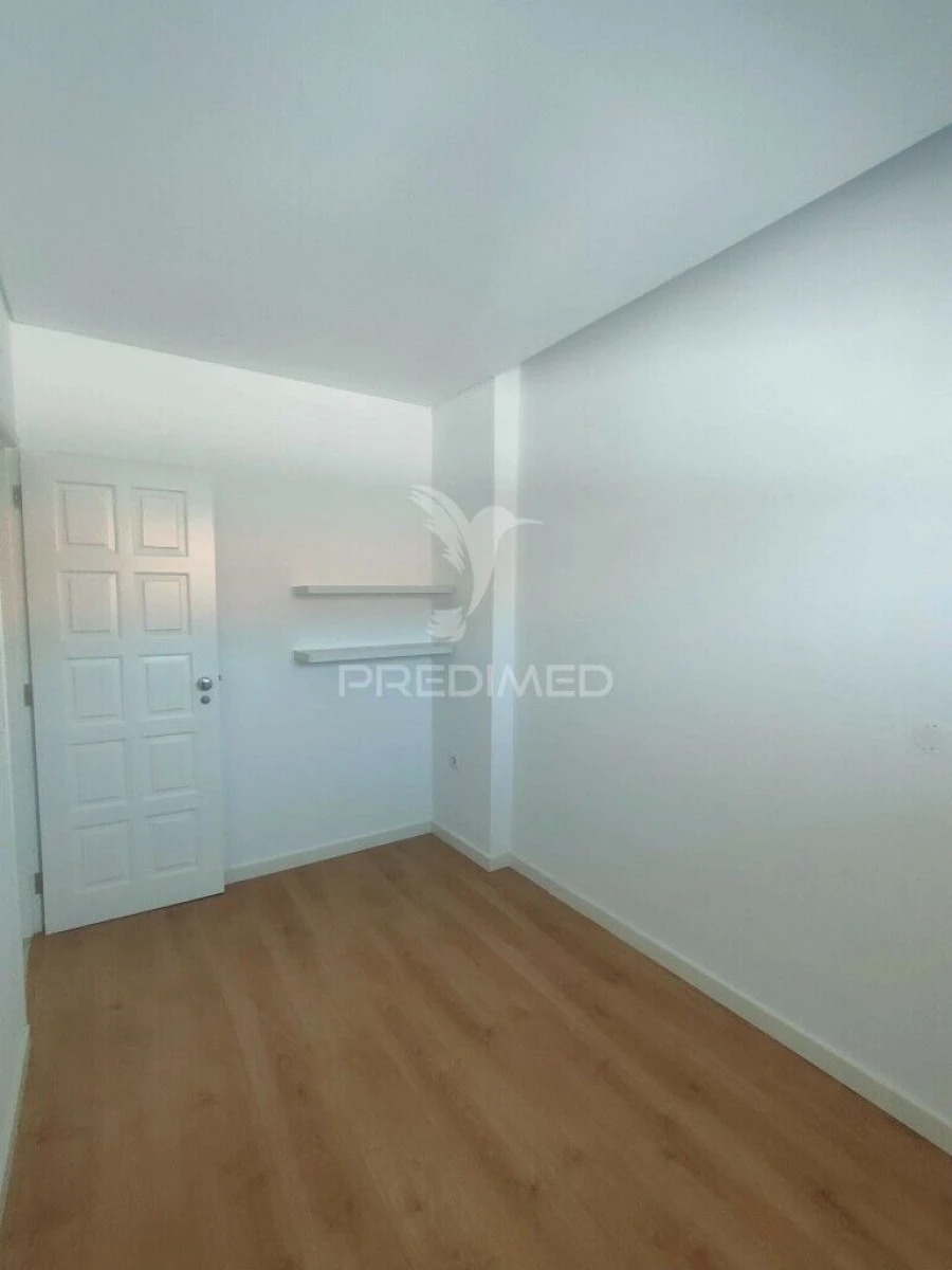 Apartamento T2 para Venda em Nazare Foto 16