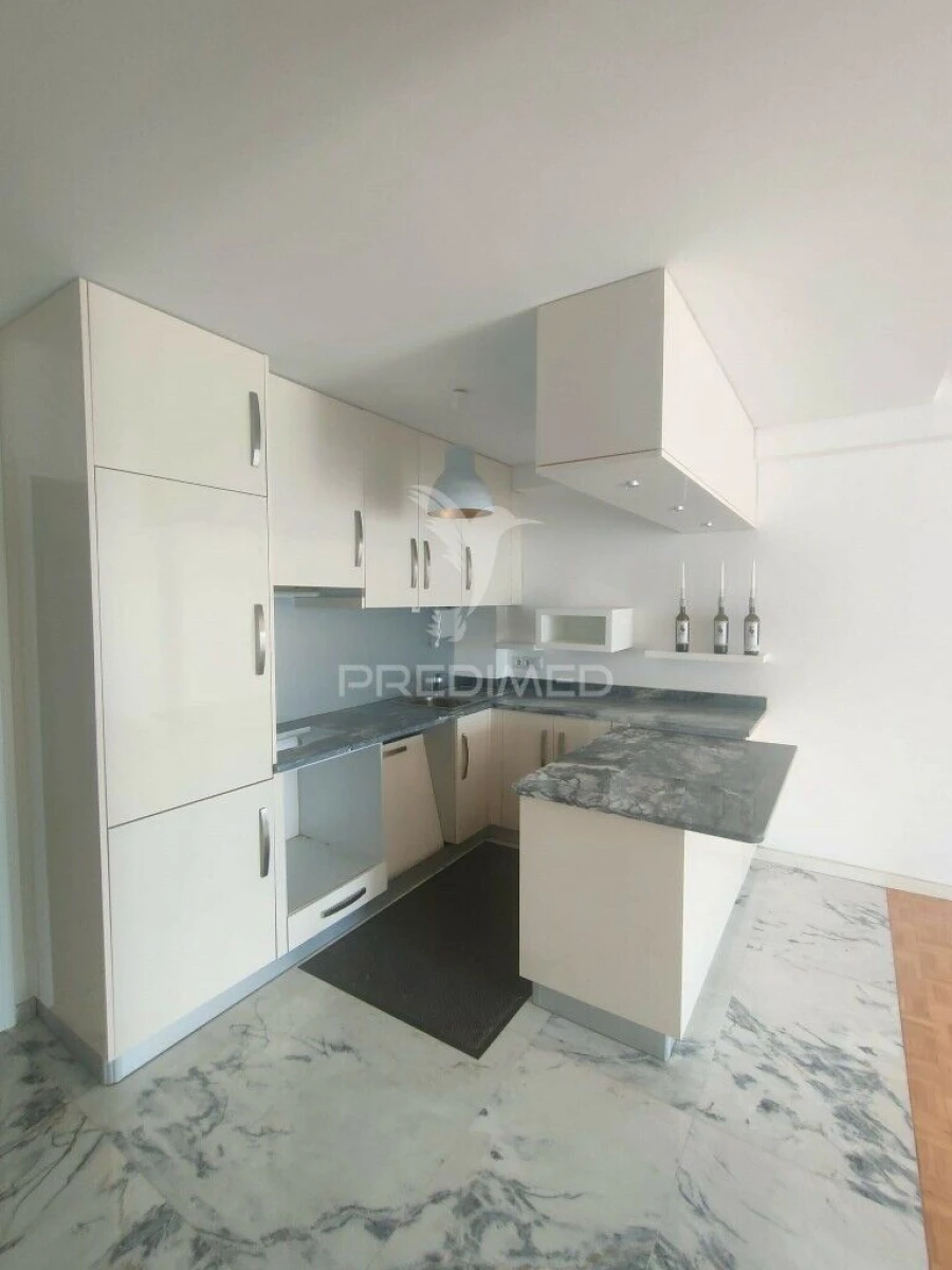 Apartamento T2 para Venda em Nazare Foto 11