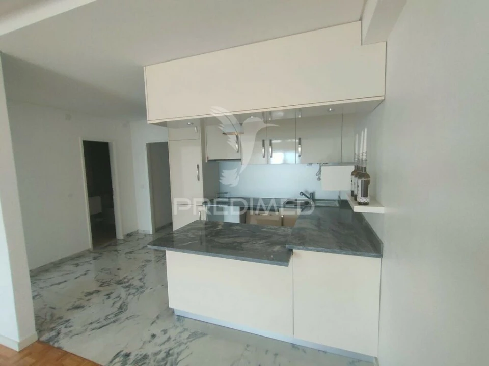 Apartamento T2 para Venda em Nazare Foto 9