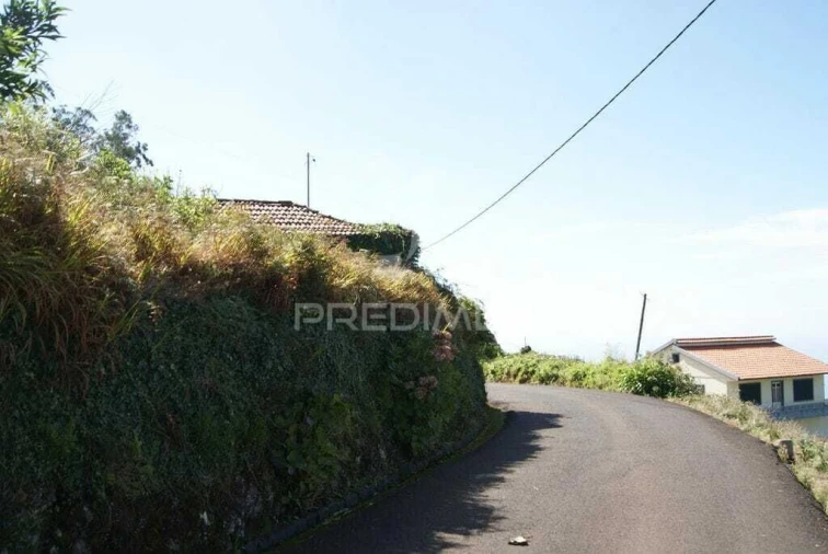 Moradia T3 para Venda em Achadas da Cruz Foto 7