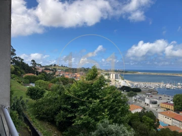 Moradia T5 para Arrendamento em Santa Marinha