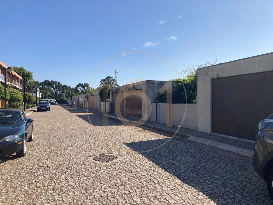 Moradia T5 para Arrendamento em Santa Marinha Foto 2