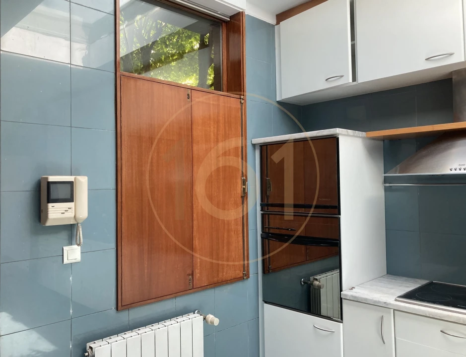 Moradia T5 para Arrendamento em Santa Marinha Foto 10
