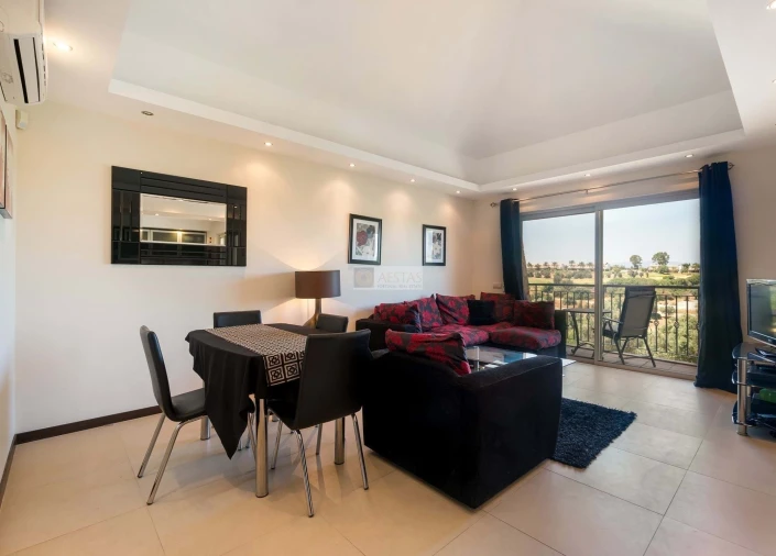 Apartamento T1 para Venda em Lagoa e Carvoeiro Foto 3