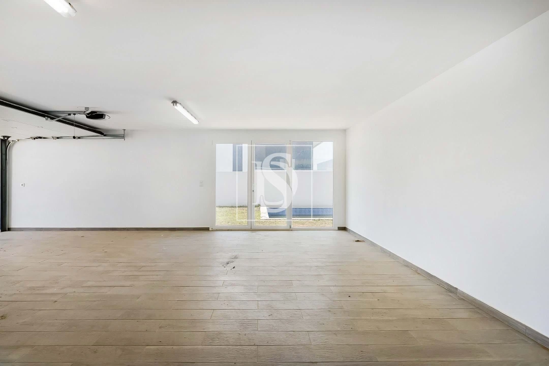 Moradia T5 para Venda em Santo António dos Cavaleiros e Frielas Foto 20