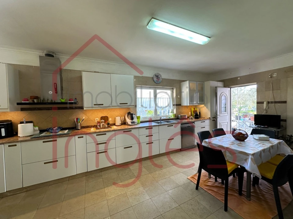 Moradia T4 para Venda em Almoster Foto 14