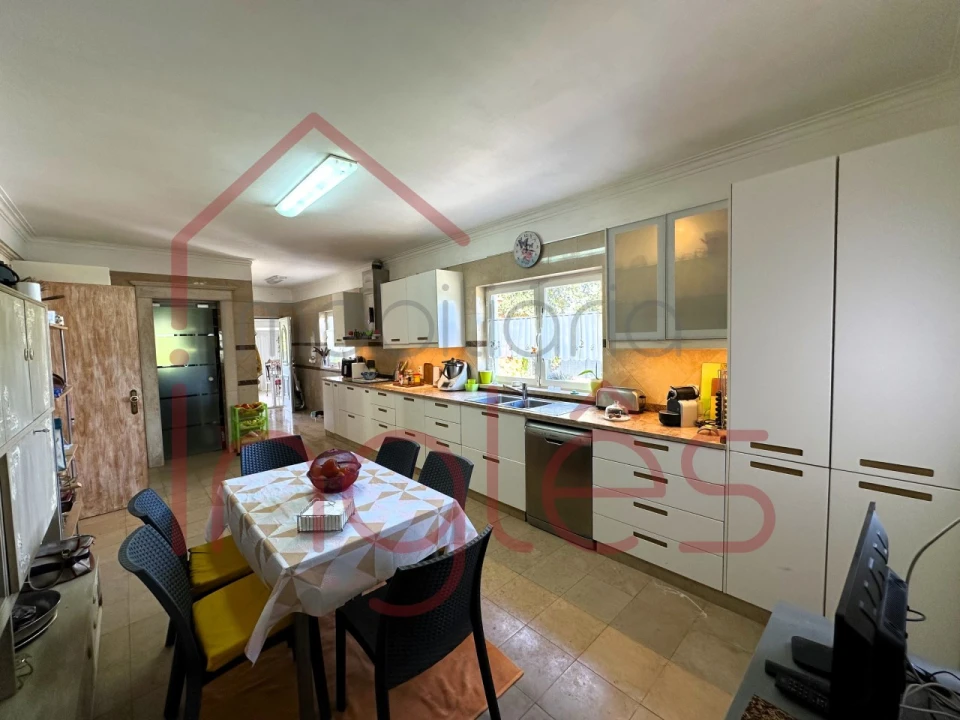 Moradia T4 para Venda em Almoster Foto 15