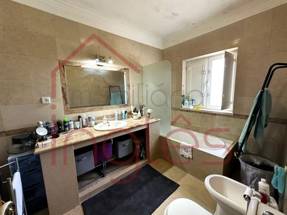 Moradia T4 para Venda em Almoster Foto 17