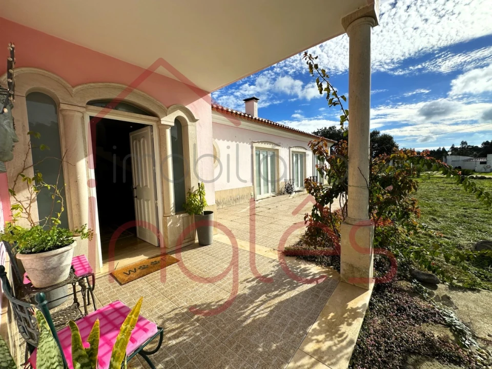 Moradia T4 para Venda em Almoster Foto 38